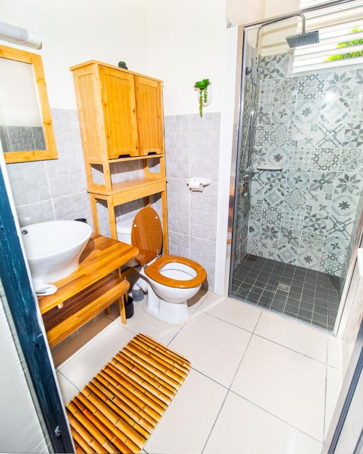 Evasion En Plein Coeur De La Ville T2 Jacuzzis Sauna Et Piscine Au Centre De Port-Louis Exterior foto