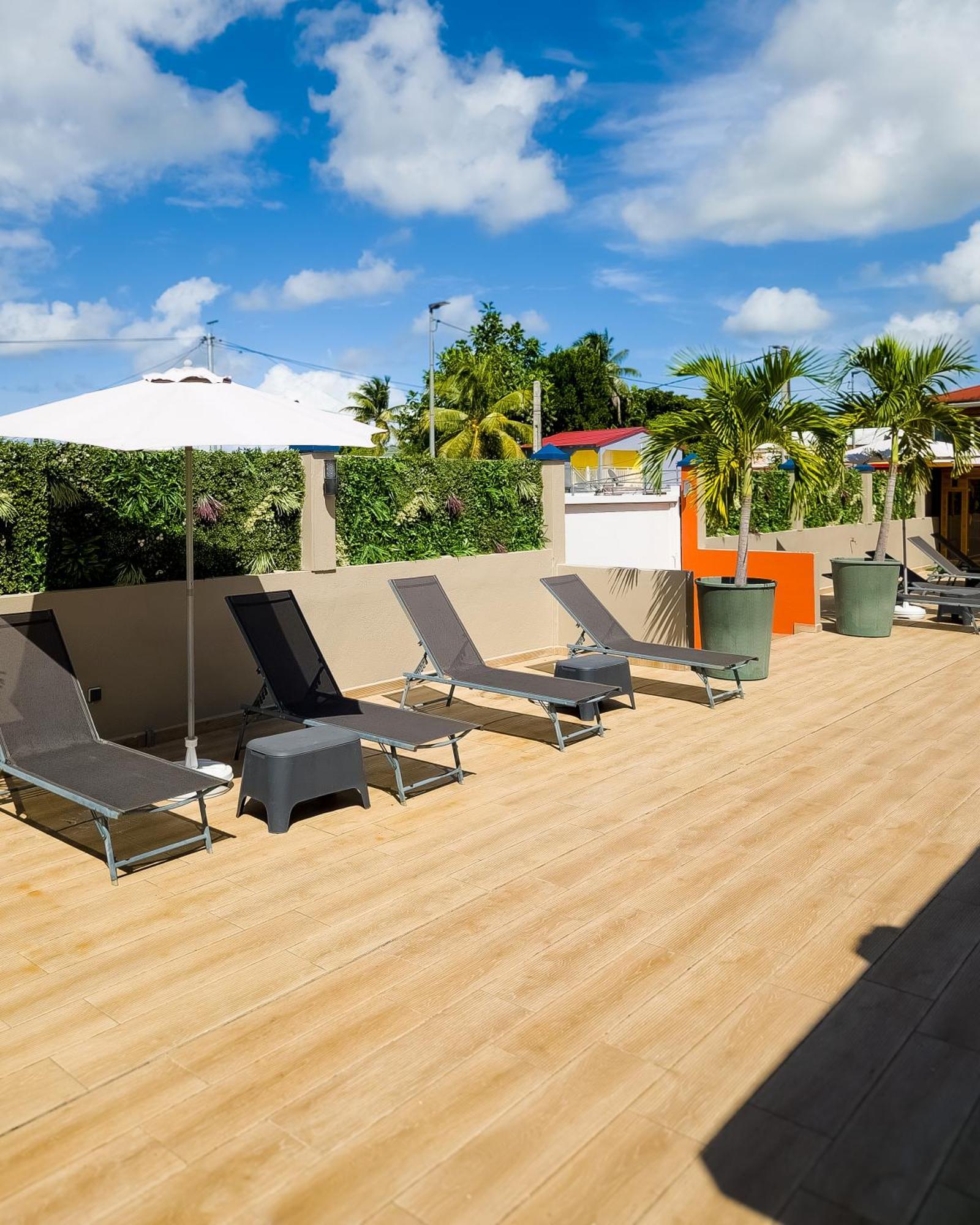 Evasion En Plein Coeur De La Ville T2 Jacuzzis Sauna Et Piscine Au Centre De Port-Louis Exterior foto